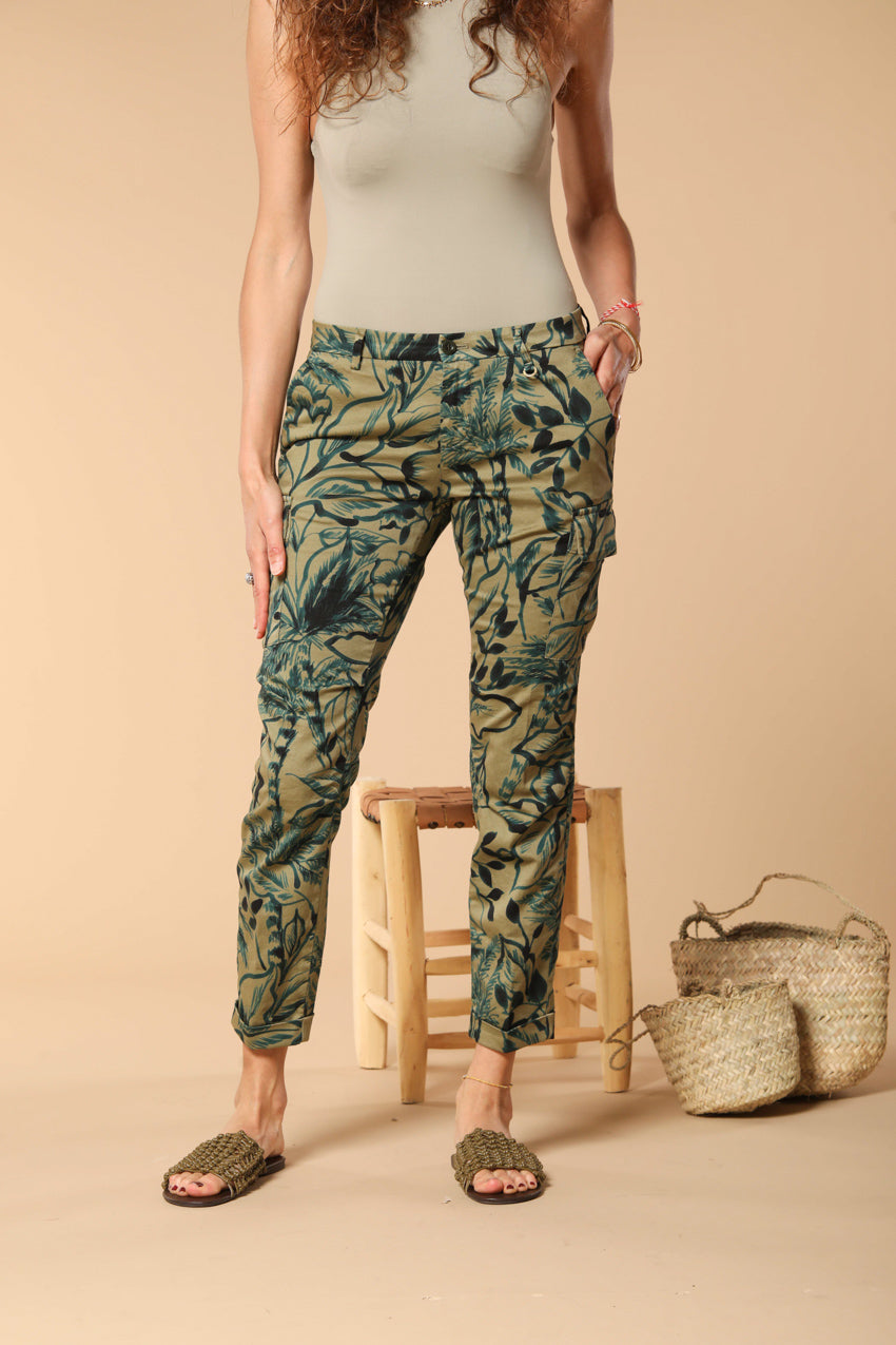 Chile City women's cargo pants in satin with floral print slim fit