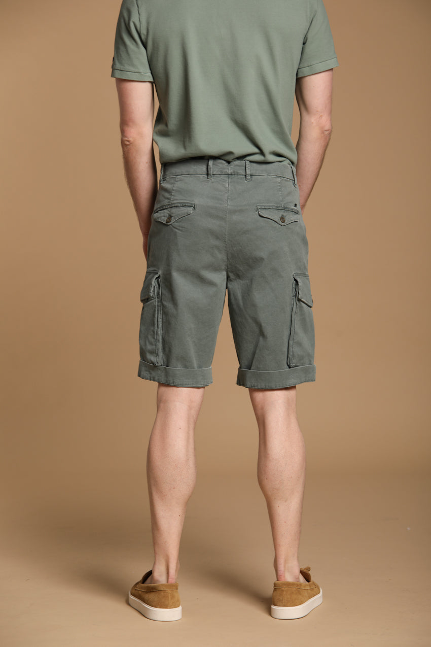 Cargo 22 men's cargo bermuda shorts in stretch cotton-silk gabardine Relaxed fit 