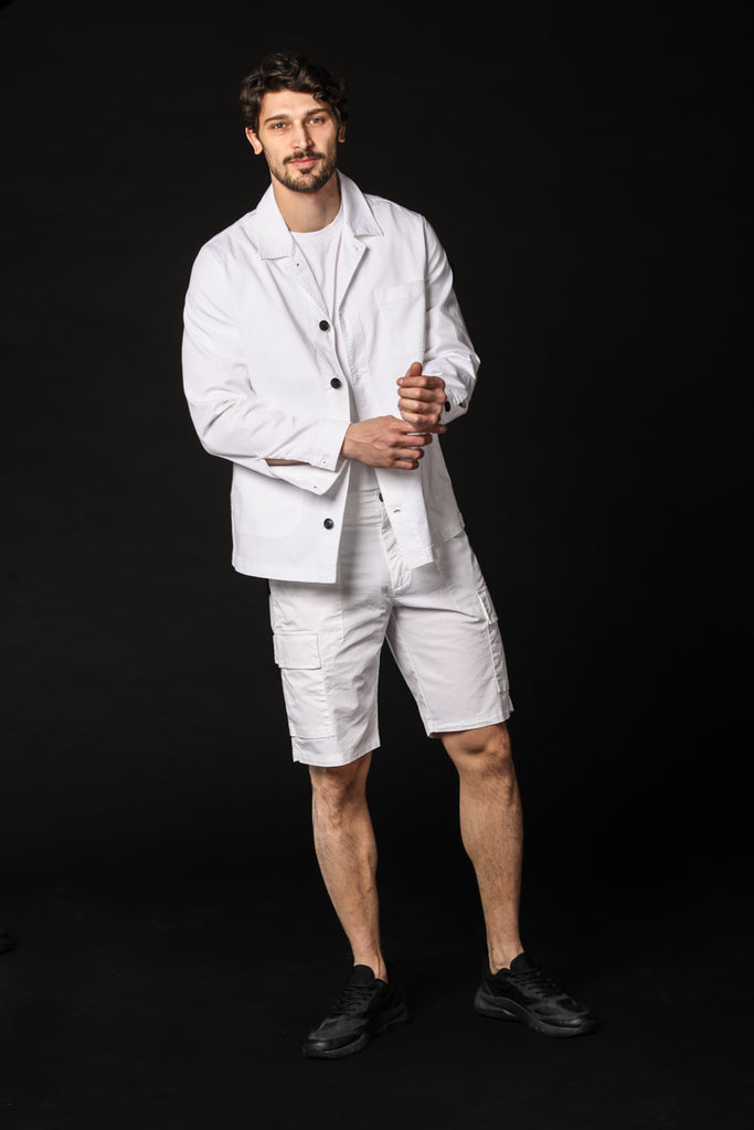 Image 2 of men's cargo Bermuda shorts, Havana model, in white, carrot fit by Mason's