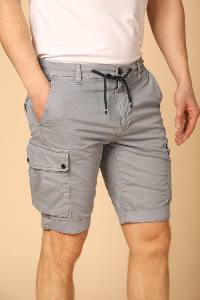 Image 2 of men's cargo Bermuda shorts, Chile Athleisure model, in azure, carrot fit by Mason's