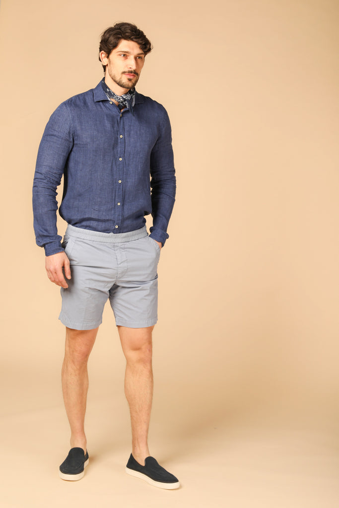 Image 2 of men's chino Bermuda shorts, Capri Khinos Summer model, in azure, regular fit by Mason's