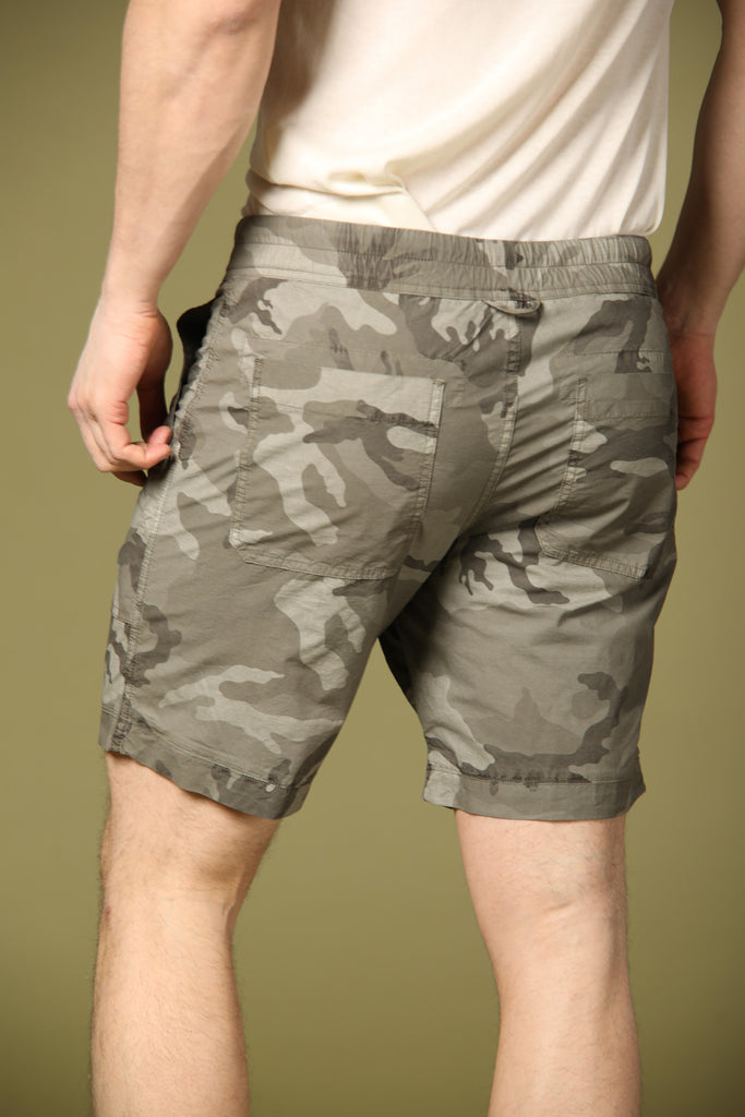 Image 5 of men's Bermuda chinos, Taormina Summer model in camouflage green color, regular fit by Mason's