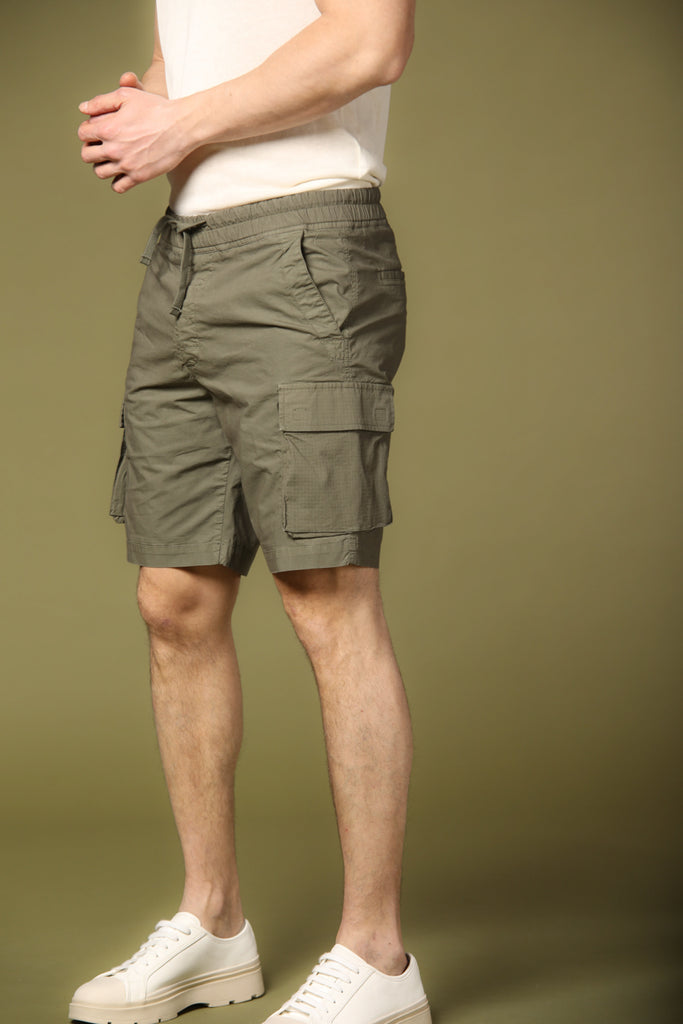 Image 2 of Mason's Forte Summer men's Bermuda cargo shorts in military green color, regular fit