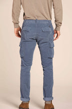 Foto 5 cargo jogger uomo modello Chile colore azzurro scuro, fit extra slim 