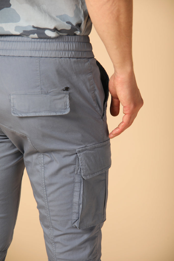 Image 4 of Mason's men's Chile Sporty City model cargo pants in azure, carrot fit