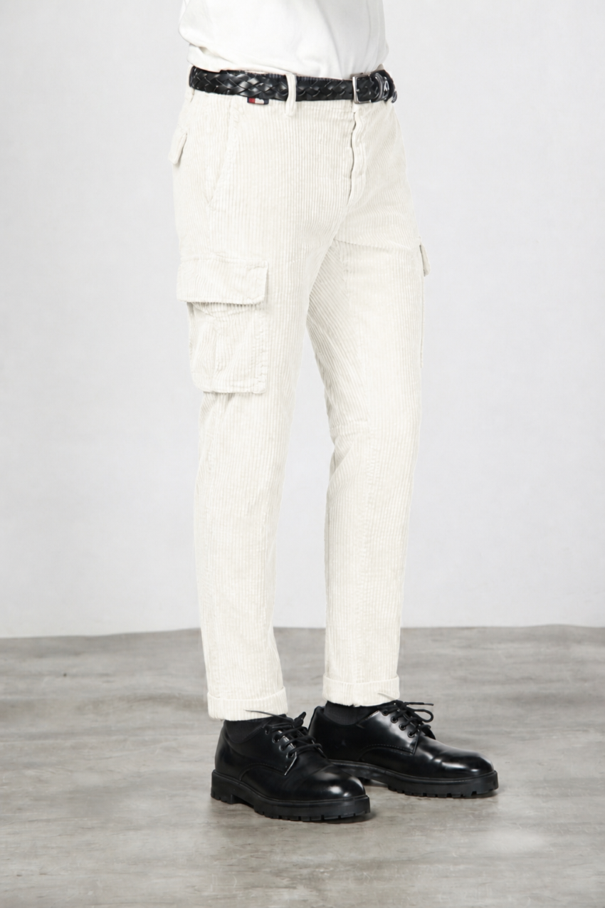 Chile Herren-Cargohose aus breit geripptem Samt mit regular fit