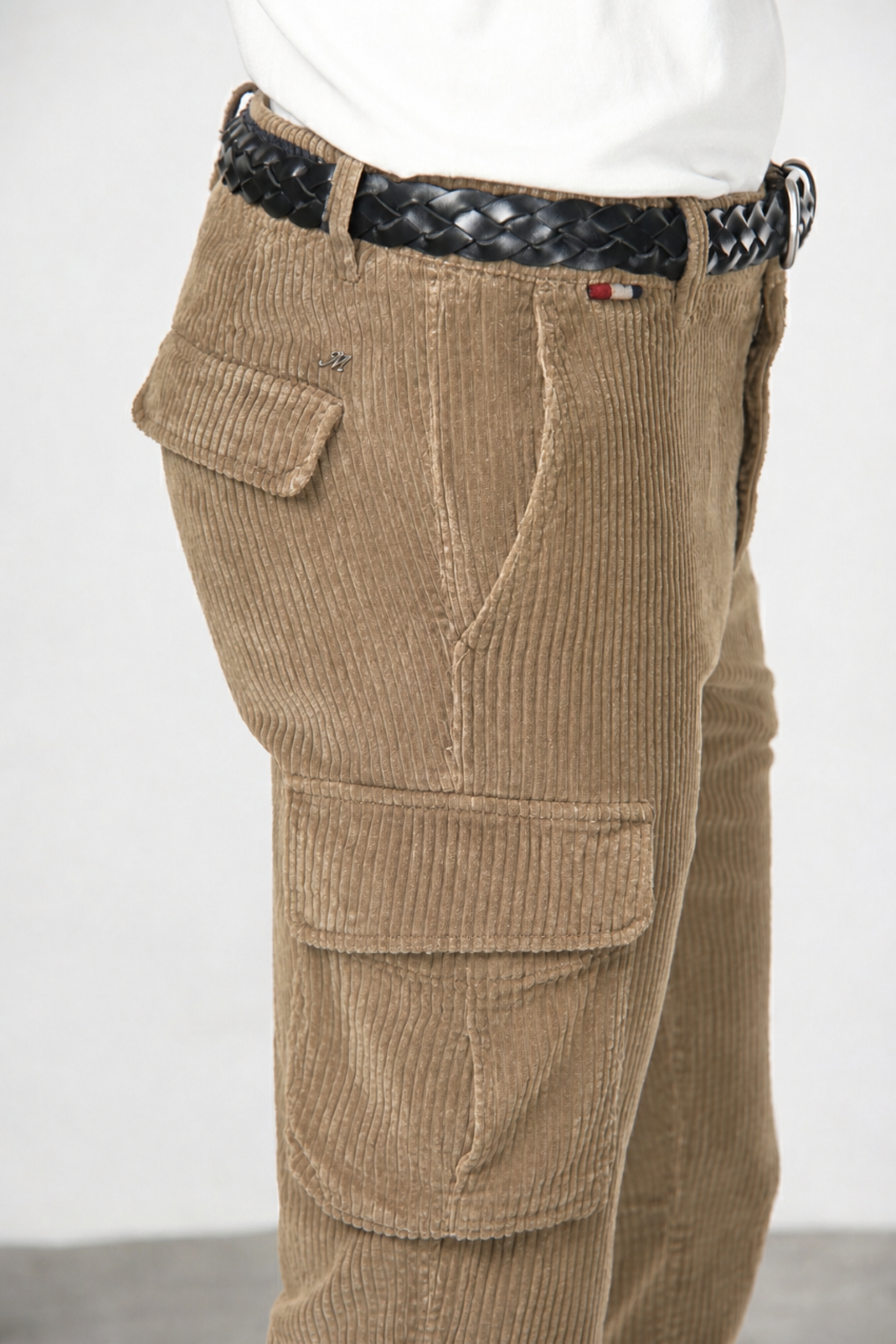 Chile men’s cargo pants in wide-wale velvet with regular fit