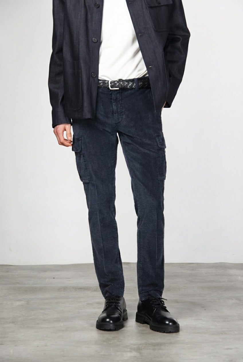 Chile men’s cargo pants in wide-wale velvet with regular fit
