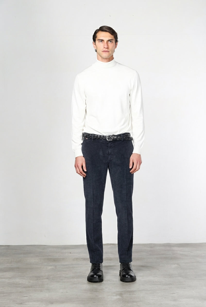 Chile men’s cargo pants in wide-wale velvet with regular fit
