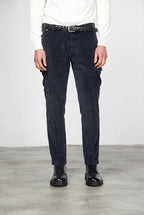 Chile men’s cargo pants in wide-wale velvet with regular fit
