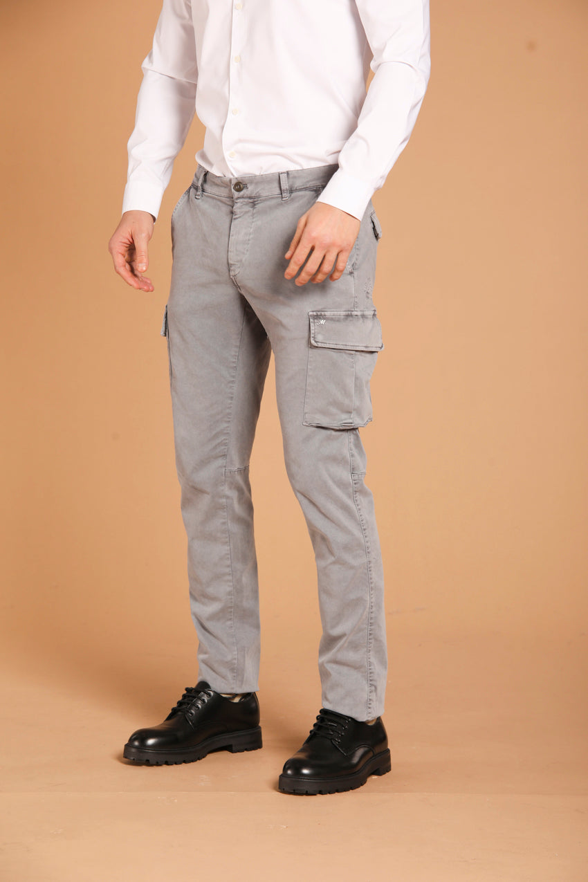 immagine 2 di pantalone cargo uomo di colore chiaro fit extra slim di Mason's