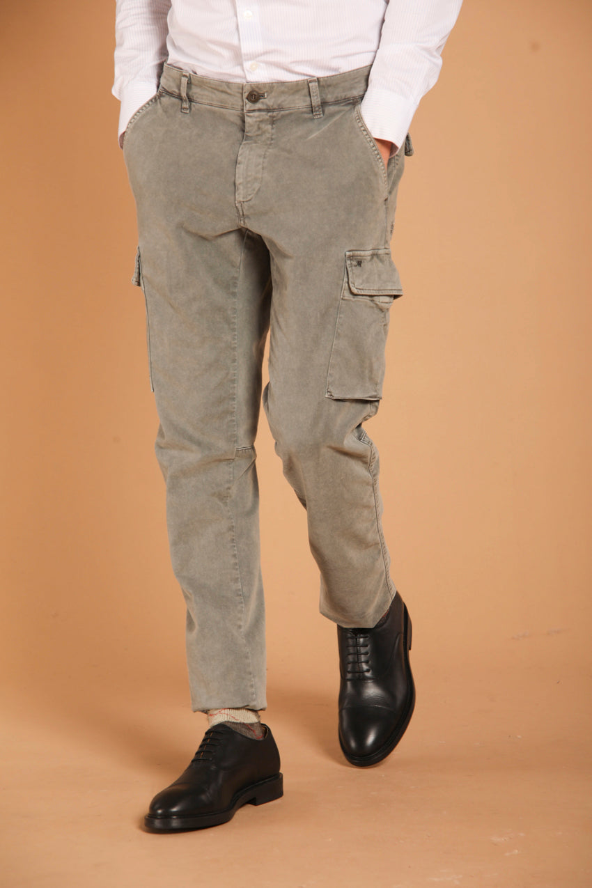 immagine 2 di pantalone cargo uomo modello Chile1 di colore verde, extra slim fit di Mason's