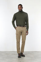 Chile men’s cargo pants in stretch gabardine, extra slim fit ①