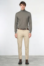 Chile men’s cargo pants in stretch gabardine, extra slim fit ①