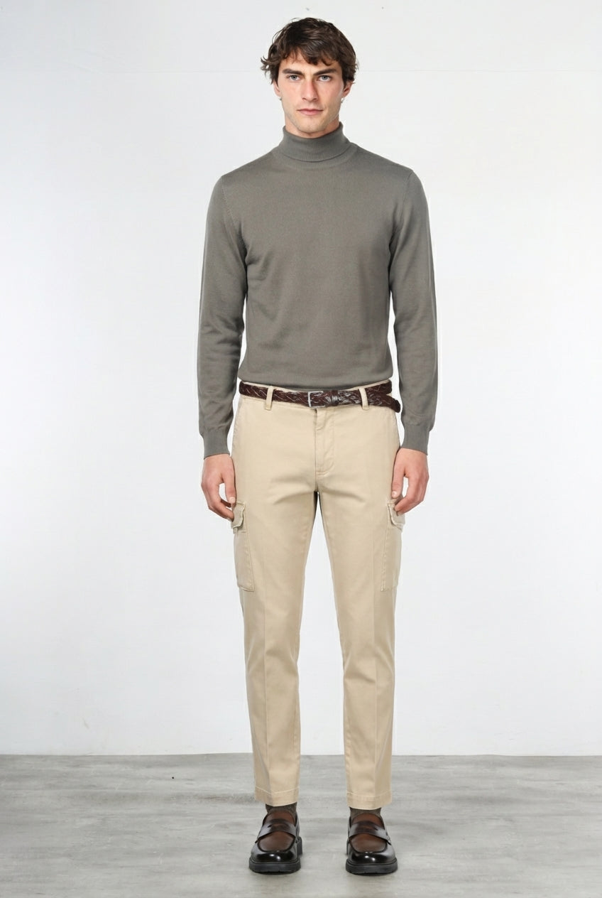 Chile men’s cargo pants in stretch gabardine, extra slim fit ①