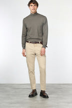 Chile men’s cargo pants in stretch gabardine, extra slim fit ①