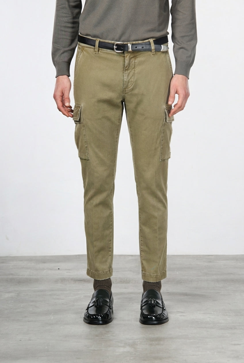 Chile men’s cargo pants in stretch gabardine, extra slim fit ①