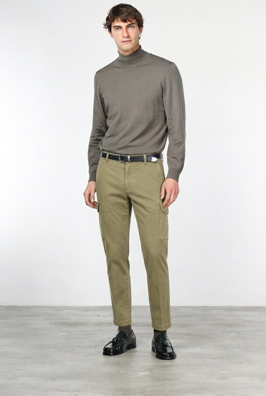 Chile men’s cargo pants in stretch gabardine, extra slim fit ①