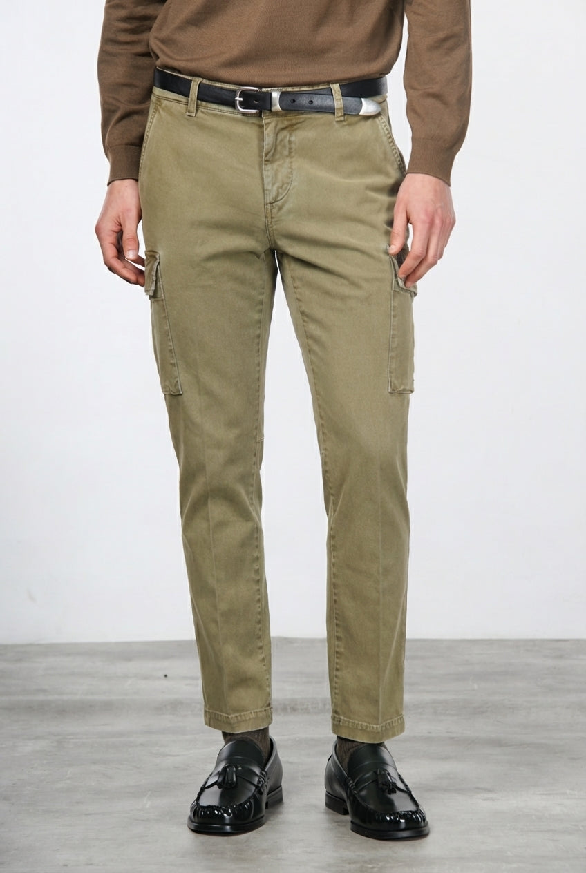 Chile men’s cargo pants in stretch gabardine, extra slim fit ①
