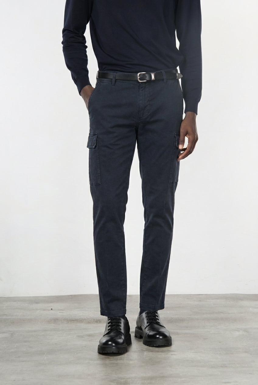 Chile 1 Pinces men's cargo pants in stretch gabardine, extra slim fit ①
