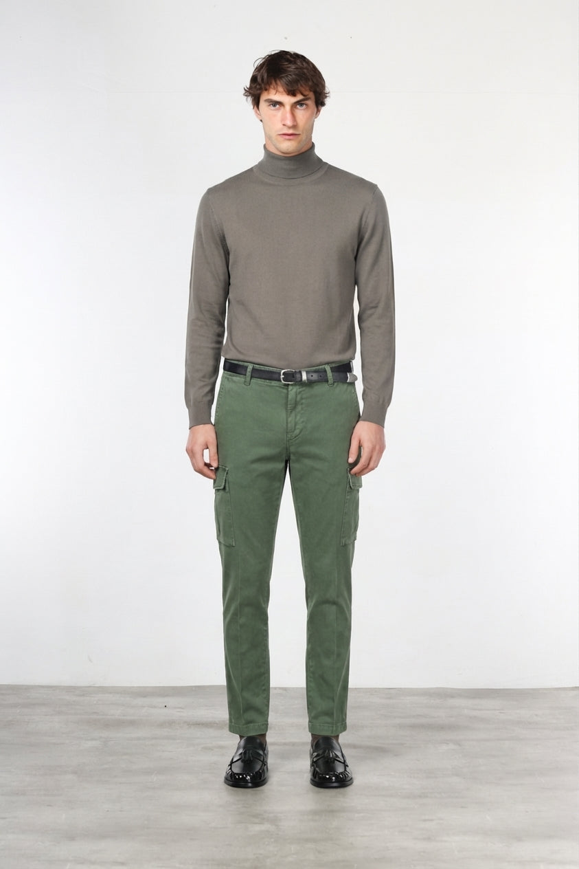 Chile men’s cargo pants in stretch gabardine, extra slim fit ①