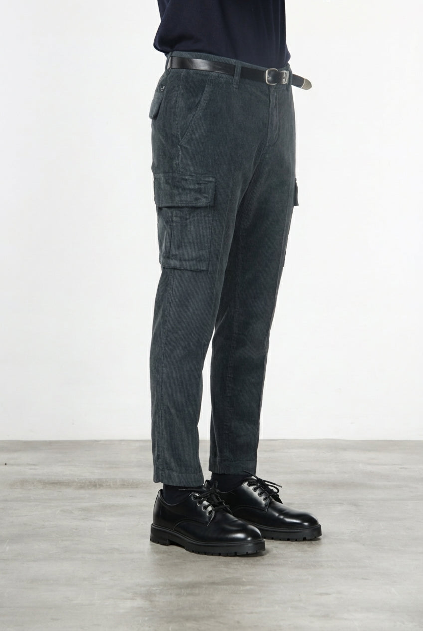 Chile men's cargo pants in 500-wale corduroy, extra slim fit ①