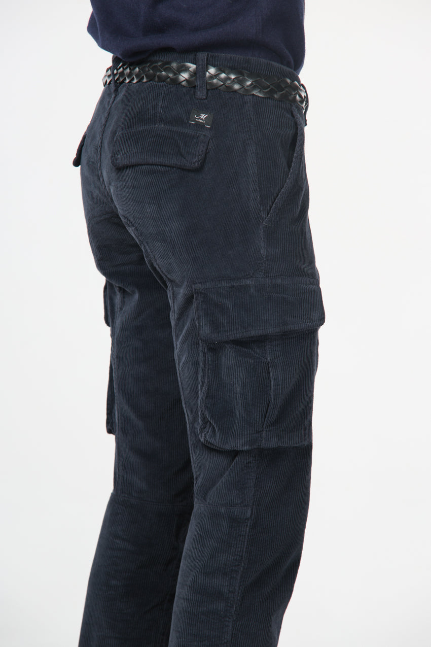 Chile men’s cargo pants in 500-wale corduroy, extra slim fit ①