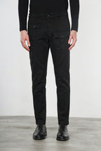 George Coolpocket men's cargo pants in gabardine, carrot fit ①
