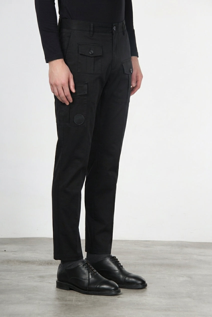 George Coolpocket men's cargo pants in gabardine, carrot fit ①
