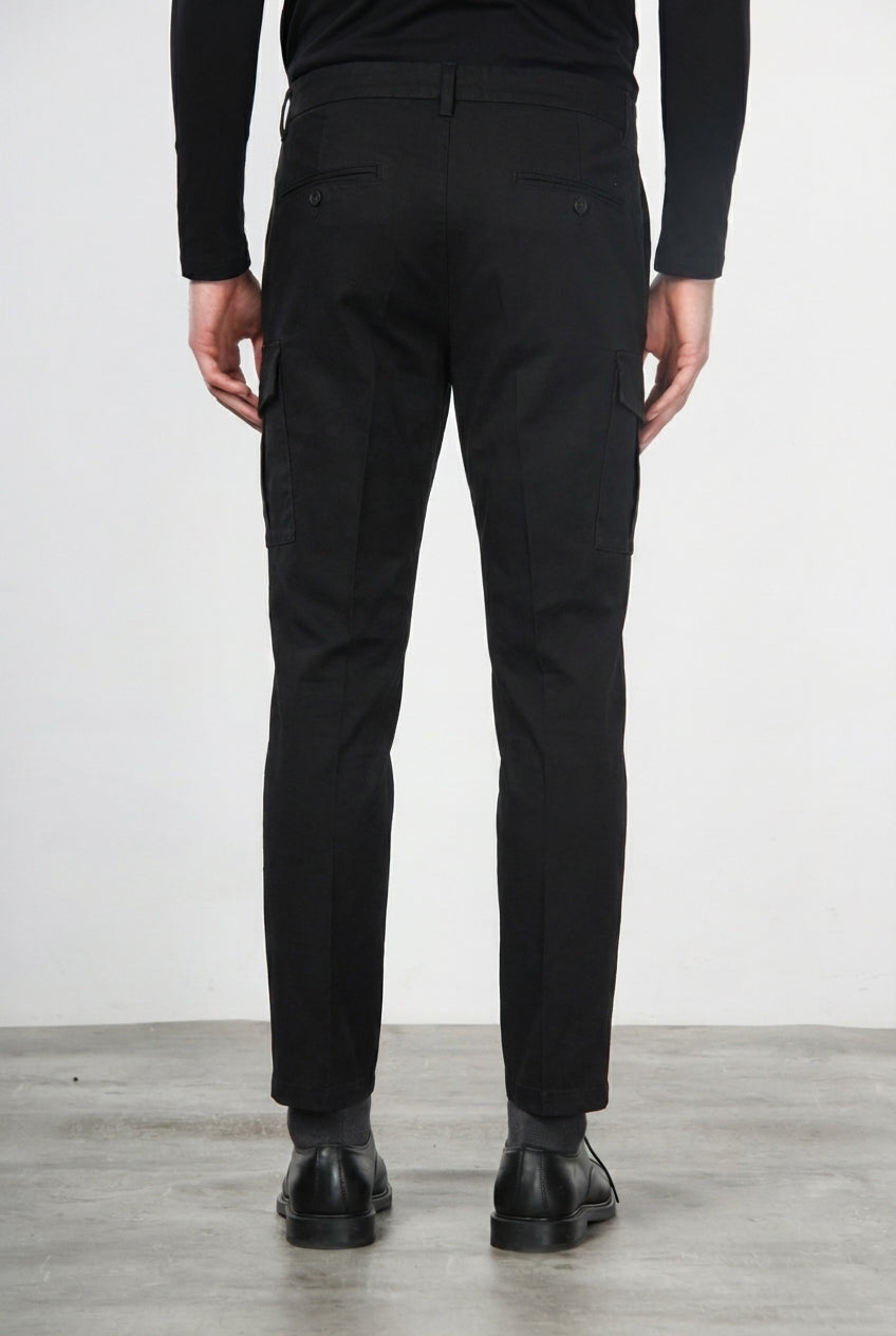 George Coolpocket men's cargo pants in gabardine, carrot fit ①
