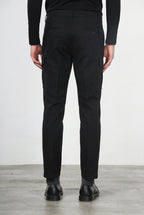 George Coolpocket men's cargo pants in gabardine, carrot fit ①
