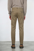 George Coolpocket men’s cargo pants in gabardine with carrot fit ①
