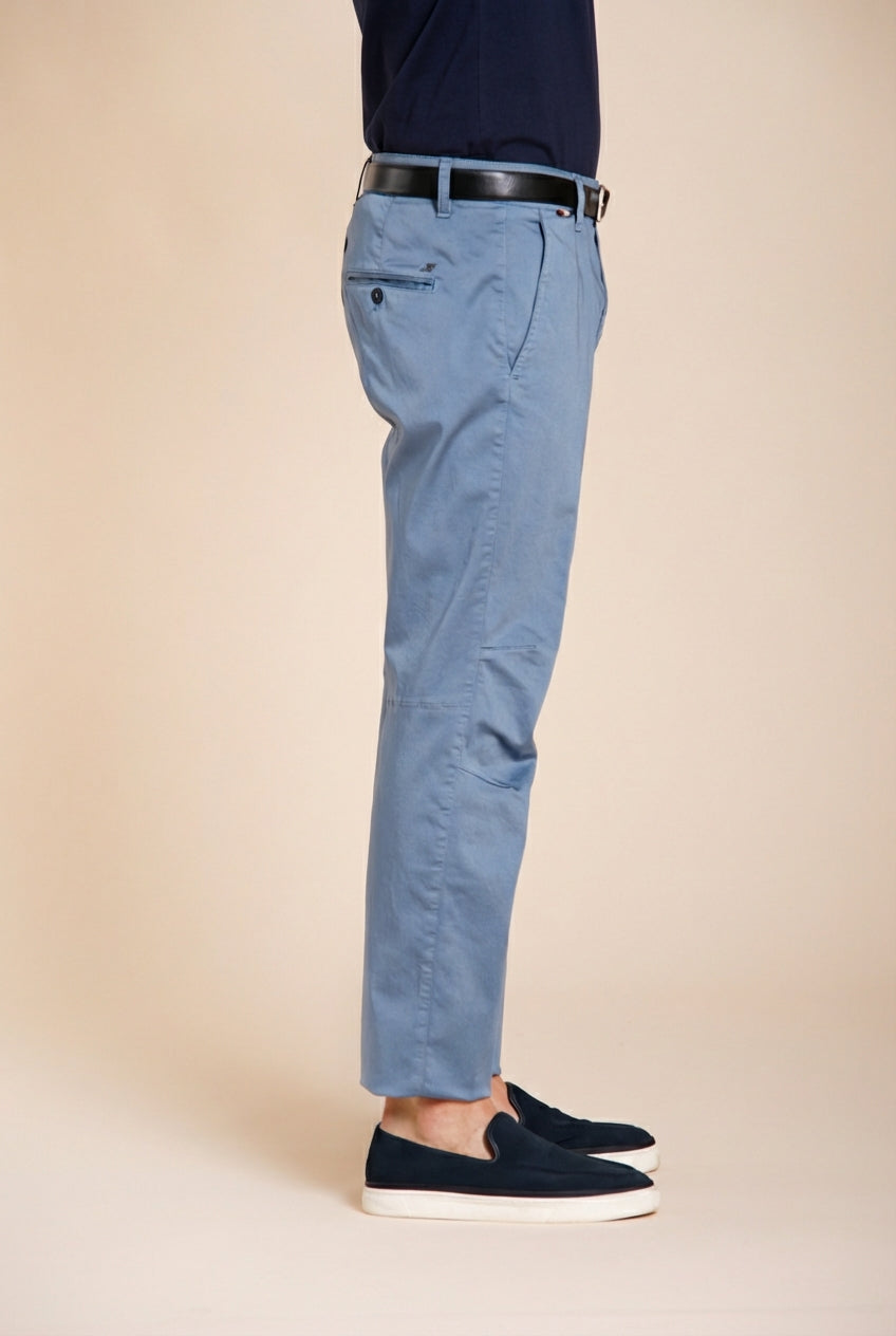 John Coolkhinos pantalon chino homme en satin stretch Logo Edition carrot fit ①