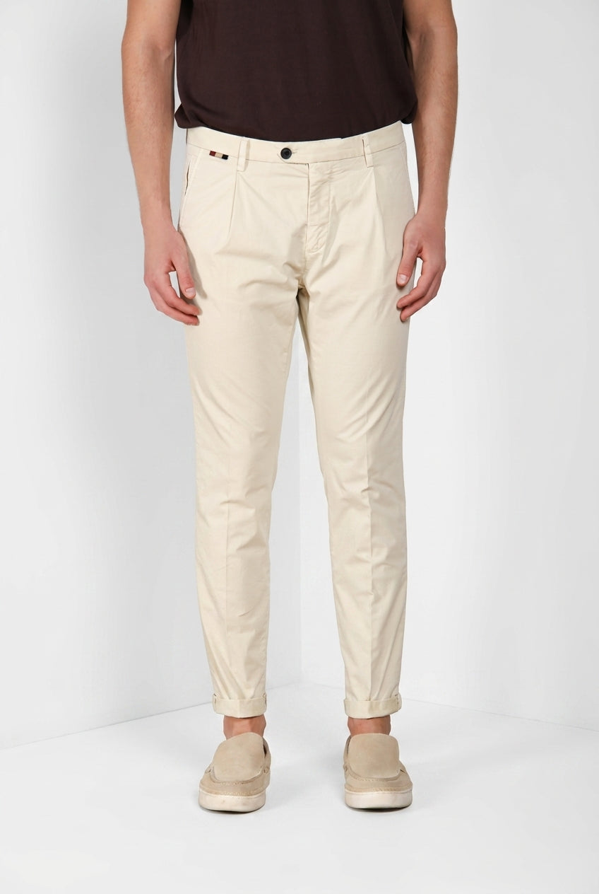 Osaka 1 Pince Delamere Hose Chino Herren aus Stretch-Gabardine carrot fit