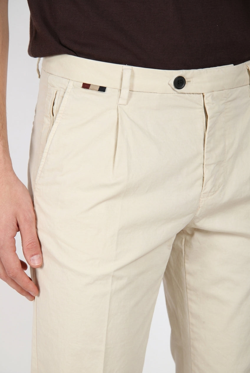 Osaka 1 Pince Delamere Hose Chino Herren aus Stretch-Gabardine carrot fit