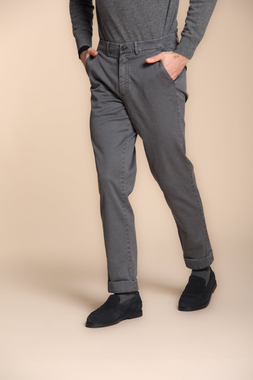 Chinos men’s chino pants in gabardine relaxed fit