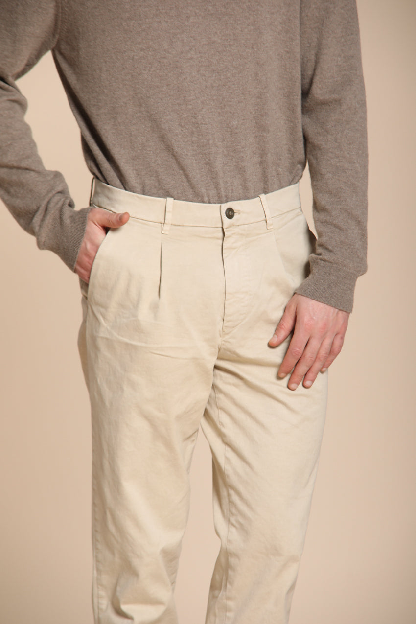 Pinces pantalone chino uomo in gabardina relaxed fit