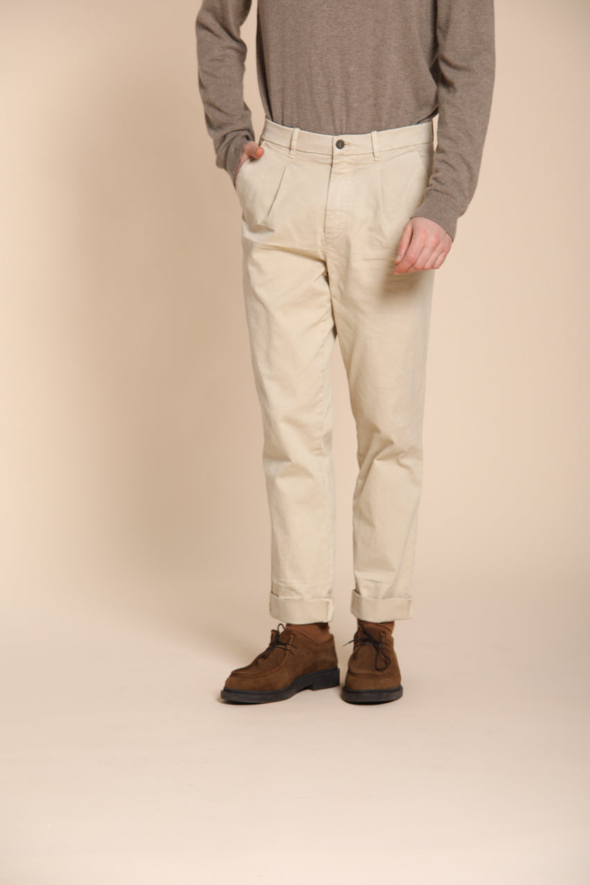 Pinces pantalone chino uomo in gabardina relaxed fit