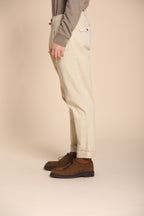 Pinces pantalone chino uomo in gabardina relaxed fit