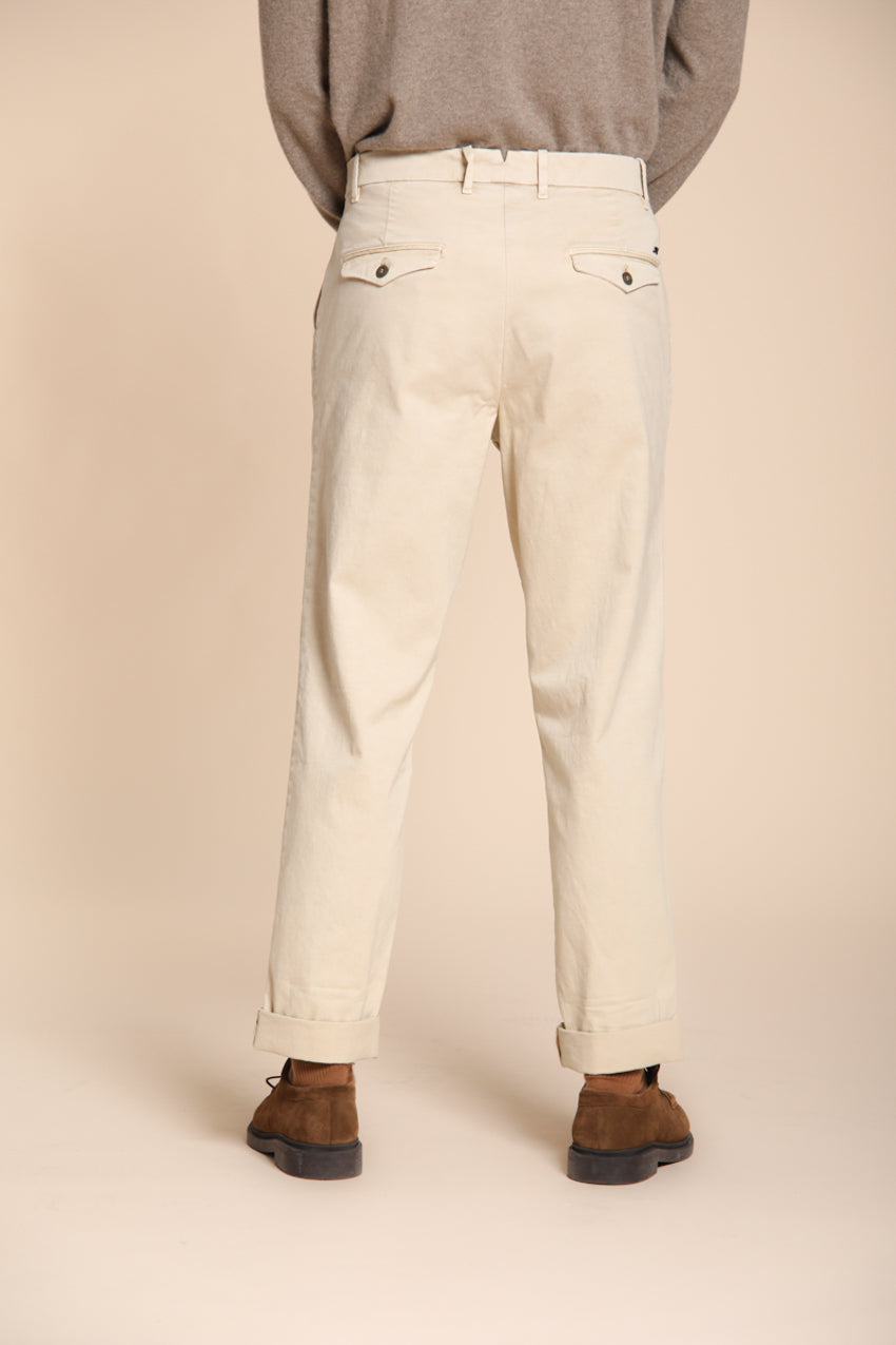 Pinces pantalone chino uomo in gabardina relaxed fit
