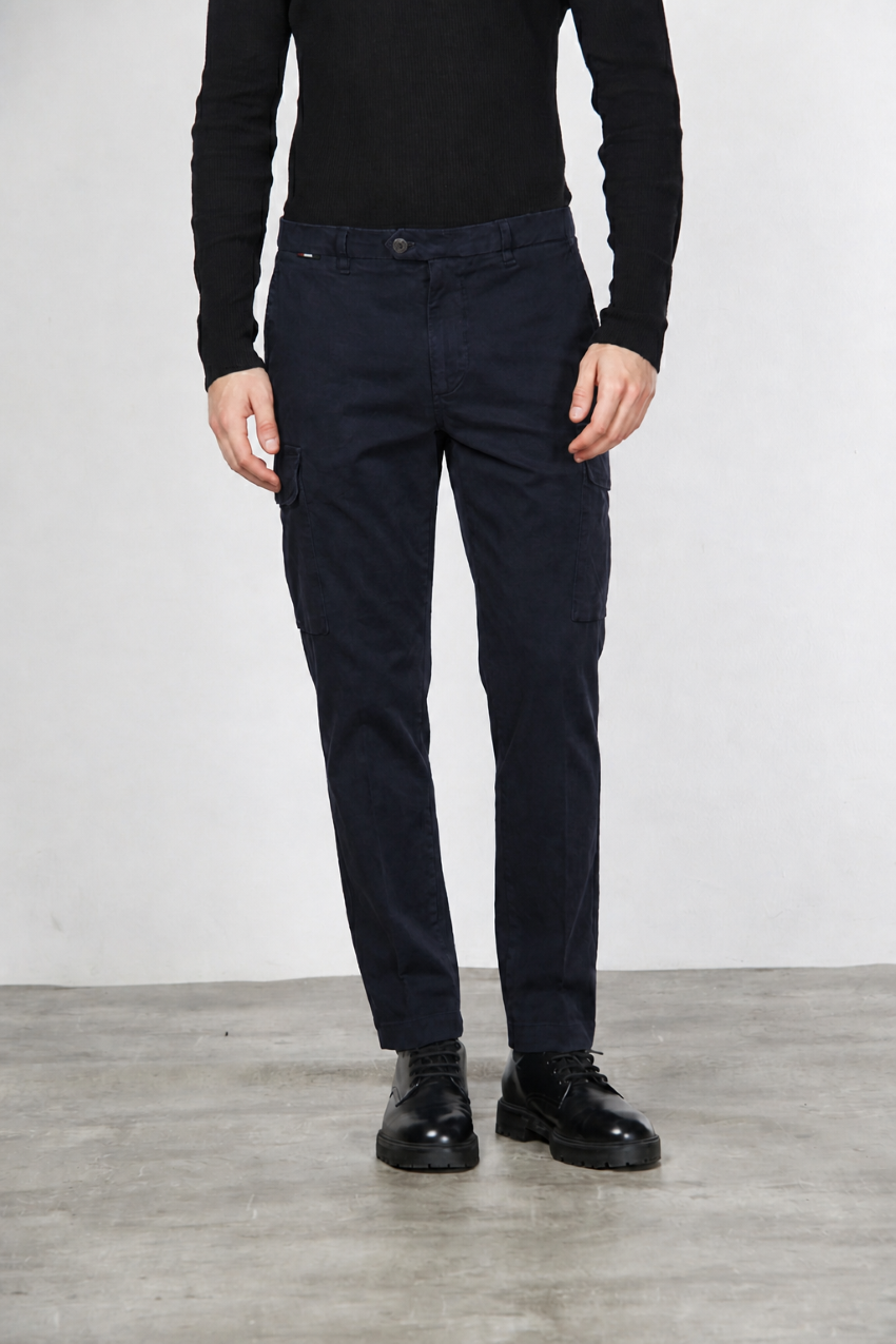 Chile men’s cargo pants in gabardine with carrot fit