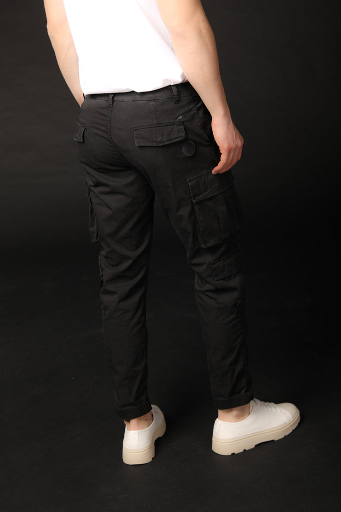 Image 5 of Mason's Bahamas model men's cargo pants in black, regular fit