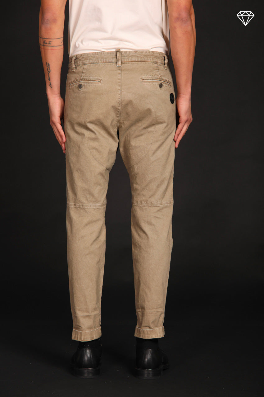 John Coolchinos Herren Chino Hose aus Gabardine Logo Limited Edition Carrot Fit ①