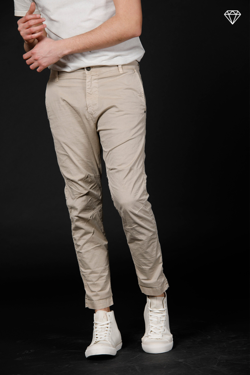 John Coolkhinos pantalon chino homme en satin stretch logo edition carrot fit ①