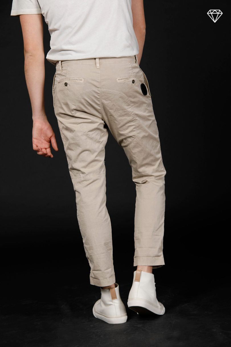 John Coolkhinos pantalon chino homme en satin stretch logo edition carrot fit ①