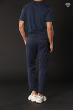 John Coolkhinos pantalon chino homme en satin stretch logo edition carrot fit ①