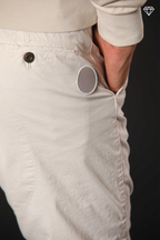 John Coolkhinos pantalon chino homme en satin stretch logo edition carrot fit ①