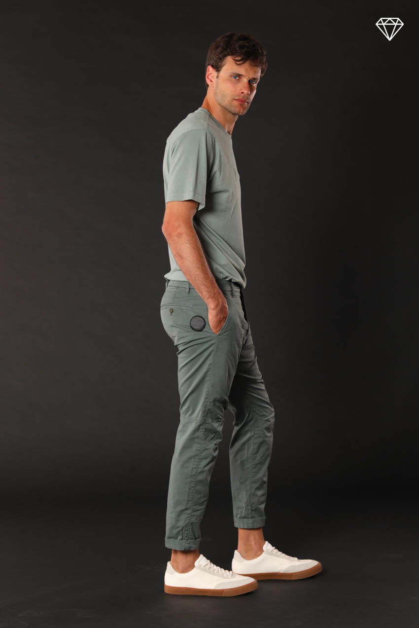 John Coolkhinos pantalon chino homme en satin stretch logo edition carrot fit ①