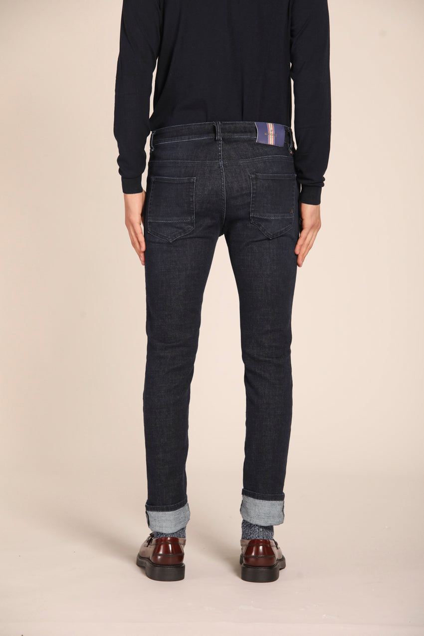 immagine 6 di pantalone chino uomo in denim modello Harris a 5 tasche, colore blu navy, fit slim di Mason's