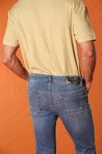 Harris 5-Pocket men's denim pants with camouflage print lining and slim fit